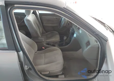 2001 Toyota Camry Le z USA, uszkodzony, nr VIN 4T1BG22K61U056366